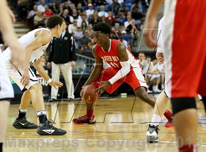 Thumbnail 3 in Mater Dei vs. Archbishop Mitty (CIF State Open Division Final) photogallery.
