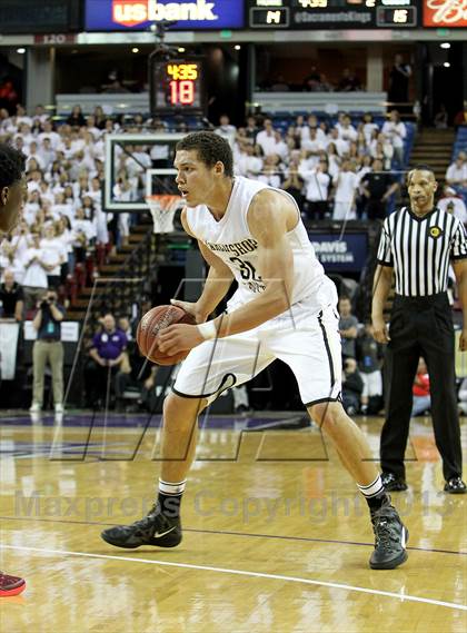 Thumbnail 3 in Mater Dei vs. Archbishop Mitty (CIF State Open Division Final) photogallery.