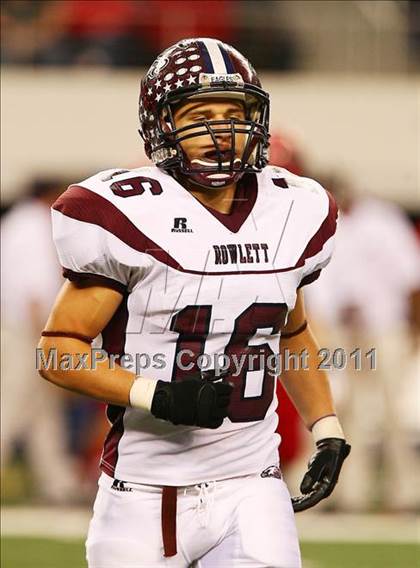 Thumbnail 3 in Horn vs. Rowlett (5A Region 2 Division 2 Area Playoff ) photogallery.