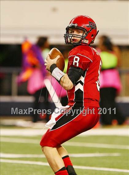 Thumbnail 3 in Horn vs. Rowlett (5A Region 2 Division 2 Area Playoff ) photogallery.