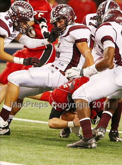 Thumbnail 3 in Horn vs. Rowlett (5A Region 2 Division 2 Area Playoff ) photogallery.
