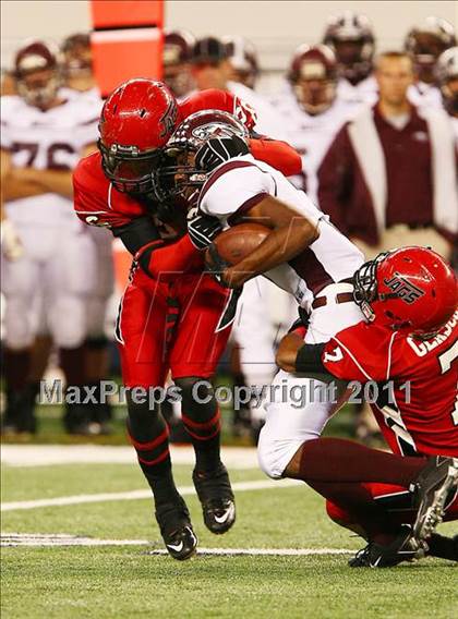 Thumbnail 1 in Horn vs. Rowlett (5A Region 2 Division 2 Area Playoff ) photogallery.