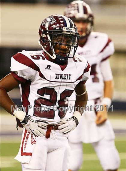 Thumbnail 1 in Horn vs. Rowlett (5A Region 2 Division 2 Area Playoff ) photogallery.