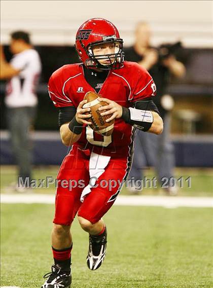 Thumbnail 2 in Horn vs. Rowlett (5A Region 2 Division 2 Area Playoff ) photogallery.