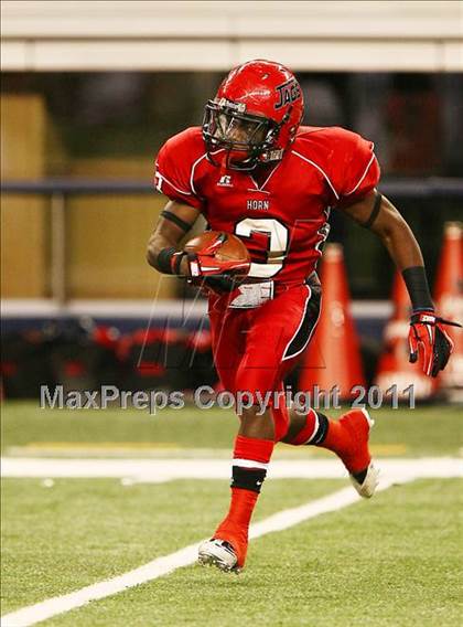 Thumbnail 1 in Horn vs. Rowlett (5A Region 2 Division 2 Area Playoff ) photogallery.