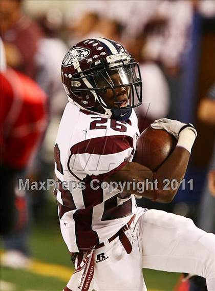 Thumbnail 2 in Horn vs. Rowlett (5A Region 2 Division 2 Area Playoff ) photogallery.