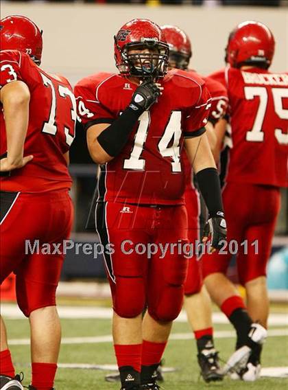Thumbnail 3 in Horn vs. Rowlett (5A Region 2 Division 2 Area Playoff ) photogallery.