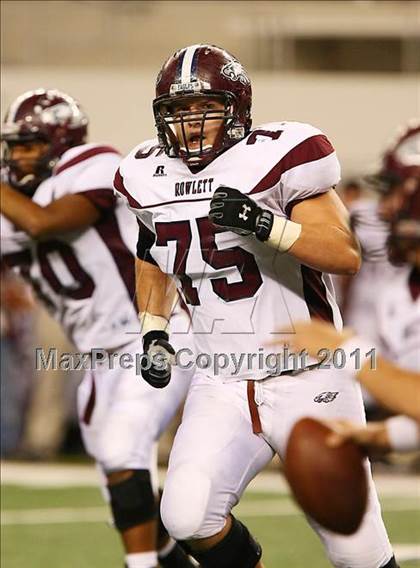 Thumbnail 2 in Horn vs. Rowlett (5A Region 2 Division 2 Area Playoff ) photogallery.
