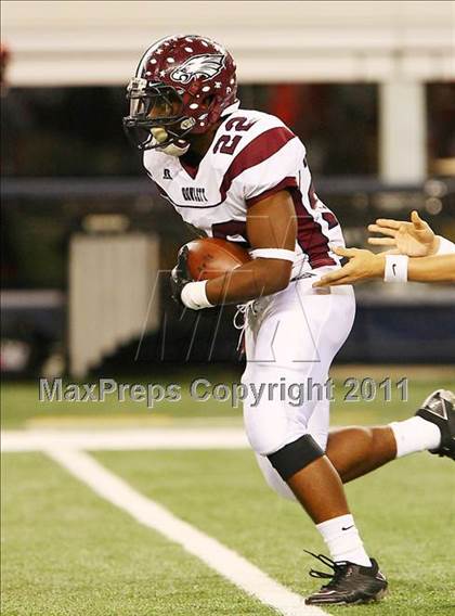 Thumbnail 1 in Horn vs. Rowlett (5A Region 2 Division 2 Area Playoff ) photogallery.
