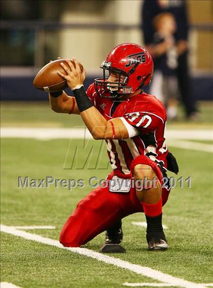 Thumbnail 1 in Horn vs. Rowlett (5A Region 2 Division 2 Area Playoff ) photogallery.