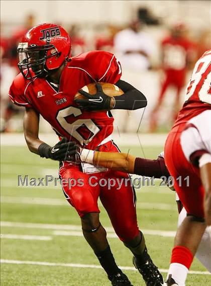 Thumbnail 1 in Horn vs. Rowlett (5A Region 2 Division 2 Area Playoff ) photogallery.
