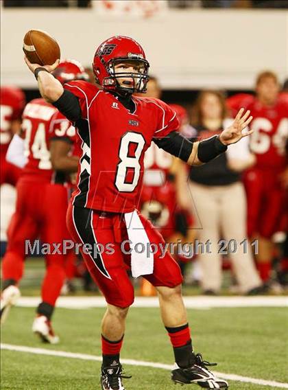 Thumbnail 3 in Horn vs. Rowlett (5A Region 2 Division 2 Area Playoff ) photogallery.