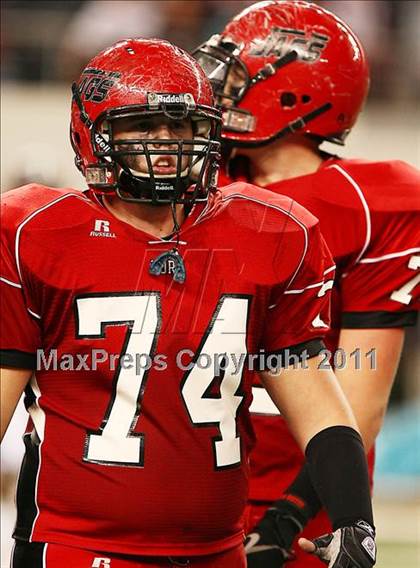 Thumbnail 1 in Horn vs. Rowlett (5A Region 2 Division 2 Area Playoff ) photogallery.