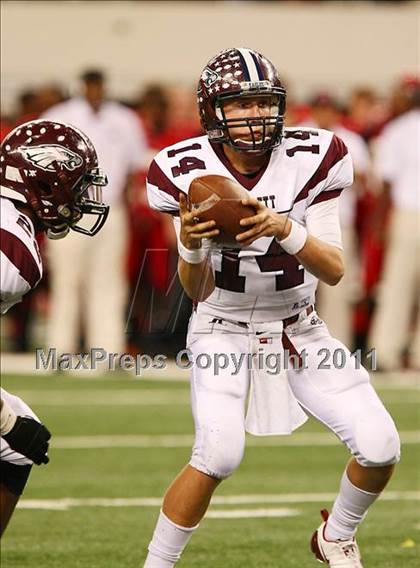 Thumbnail 3 in Horn vs. Rowlett (5A Region 2 Division 2 Area Playoff ) photogallery.
