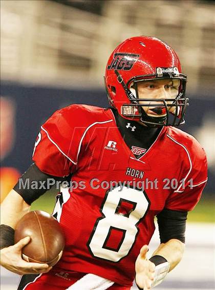 Thumbnail 3 in Horn vs. Rowlett (5A Region 2 Division 2 Area Playoff ) photogallery.