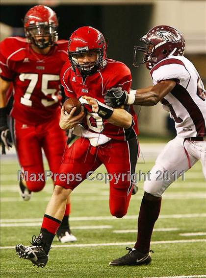 Thumbnail 3 in Horn vs. Rowlett (5A Region 2 Division 2 Area Playoff ) photogallery.