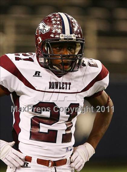 Thumbnail 2 in Horn vs. Rowlett (5A Region 2 Division 2 Area Playoff ) photogallery.