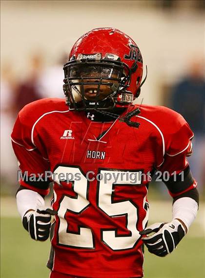 Thumbnail 3 in Horn vs. Rowlett (5A Region 2 Division 2 Area Playoff ) photogallery.