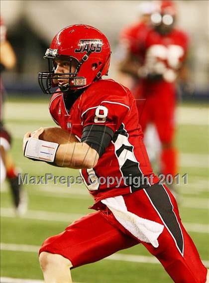 Thumbnail 1 in Horn vs. Rowlett (5A Region 2 Division 2 Area Playoff ) photogallery.