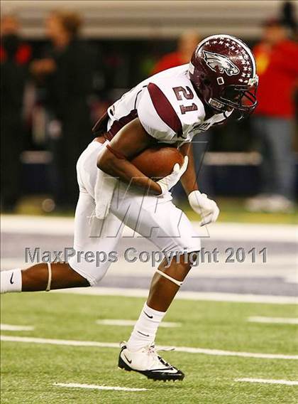 Thumbnail 3 in Horn vs. Rowlett (5A Region 2 Division 2 Area Playoff ) photogallery.