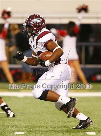 Thumbnail 3 in Horn vs. Rowlett (5A Region 2 Division 2 Area Playoff ) photogallery.