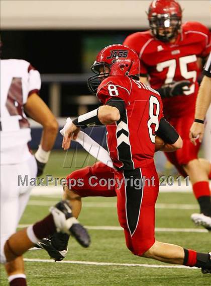 Thumbnail 2 in Horn vs. Rowlett (5A Region 2 Division 2 Area Playoff ) photogallery.