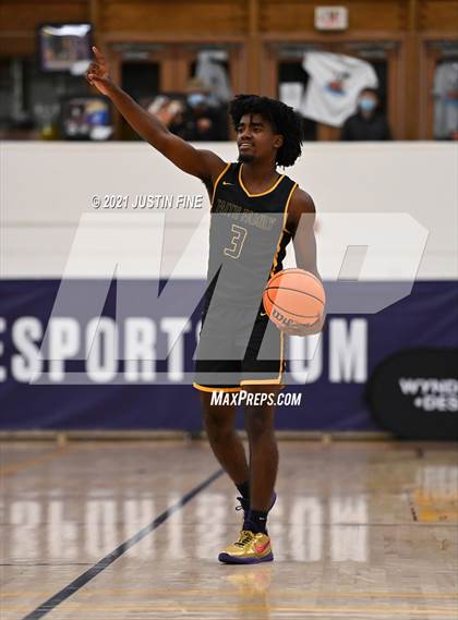 Thumbnail 3 in Hillcrest vs. Oak Cliff Faith Family Academy (Torrey Pines Holiday Classic) photogallery.