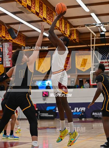 Thumbnail 3 in Hillcrest vs. Oak Cliff Faith Family Academy (Torrey Pines Holiday Classic) photogallery.