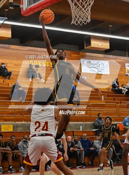 Thumbnail 1 in Hillcrest vs. Oak Cliff Faith Family Academy (Torrey Pines Holiday Classic) photogallery.