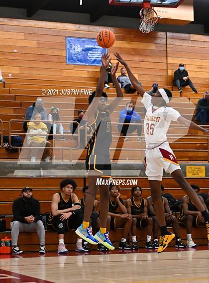 Thumbnail 2 in Hillcrest vs. Oak Cliff Faith Family Academy (Torrey Pines Holiday Classic) photogallery.
