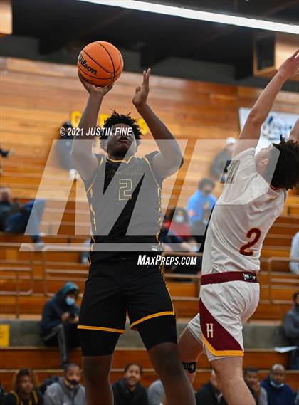 Thumbnail 2 in Hillcrest vs. Oak Cliff Faith Family Academy (Torrey Pines Holiday Classic) photogallery.