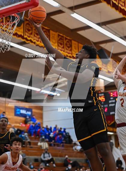 Thumbnail 3 in Hillcrest vs. Oak Cliff Faith Family Academy (Torrey Pines Holiday Classic) photogallery.