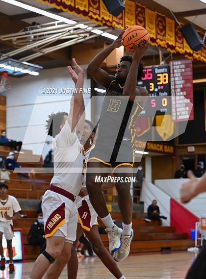 Thumbnail 2 in Hillcrest vs. Oak Cliff Faith Family Academy (Torrey Pines Holiday Classic) photogallery.