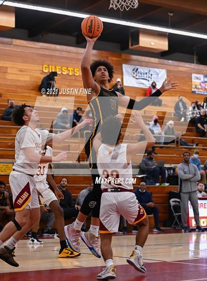 Thumbnail 2 in Hillcrest vs. Oak Cliff Faith Family Academy (Torrey Pines Holiday Classic) photogallery.