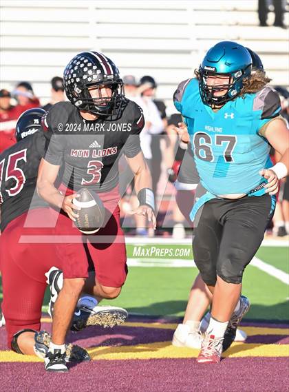 Thumbnail 2 in Red Mountain vs. Highland (Scrimmage at Mountain Pointe) photogallery.