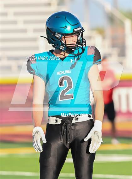 Thumbnail 3 in Red Mountain vs. Highland (Scrimmage at Mountain Pointe) photogallery.