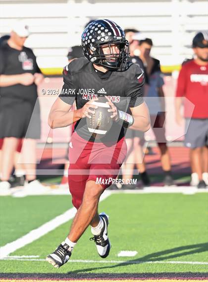 Thumbnail 3 in Red Mountain vs. Highland (Scrimmage at Mountain Pointe) photogallery.