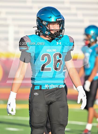 Thumbnail 2 in Red Mountain vs. Highland (Scrimmage at Mountain Pointe) photogallery.