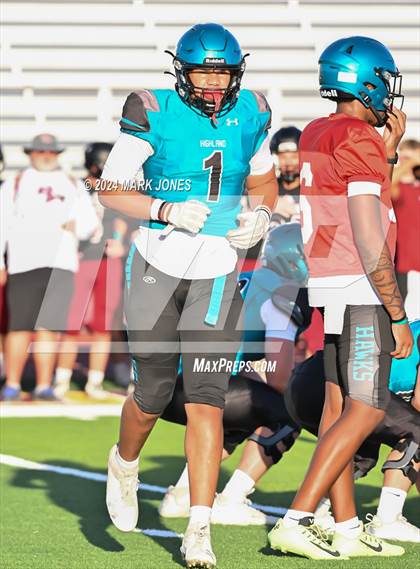 Thumbnail 3 in Red Mountain vs. Highland (Scrimmage at Mountain Pointe) photogallery.
