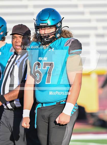 Thumbnail 3 in Red Mountain vs. Highland (Scrimmage at Mountain Pointe) photogallery.