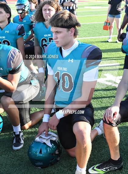 Thumbnail 2 in Red Mountain vs. Highland (Scrimmage at Mountain Pointe) photogallery.
