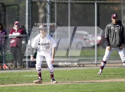 Thumbnail 2 in East Catholic @ Windsor photogallery.