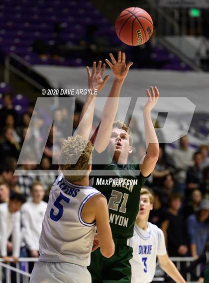Thumbnail 1 in Green Canyon vs. Dixie (UHSAA 4A Quarterfinal) photogallery.