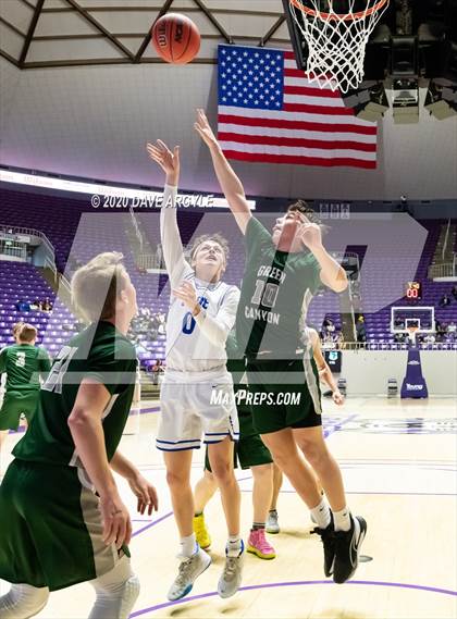 Thumbnail 1 in Green Canyon vs. Dixie (UHSAA 4A Quarterfinal) photogallery.