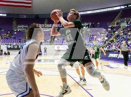 Thumbnail 2 in Green Canyon vs. Dixie (UHSAA 4A Quarterfinal) photogallery.
