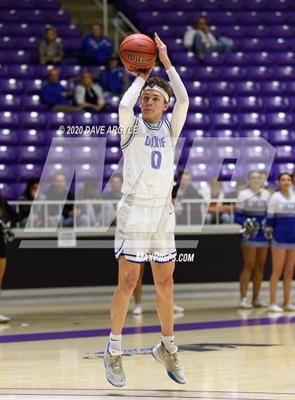 Thumbnail 2 in Green Canyon vs. Dixie (UHSAA 4A Quarterfinal) photogallery.