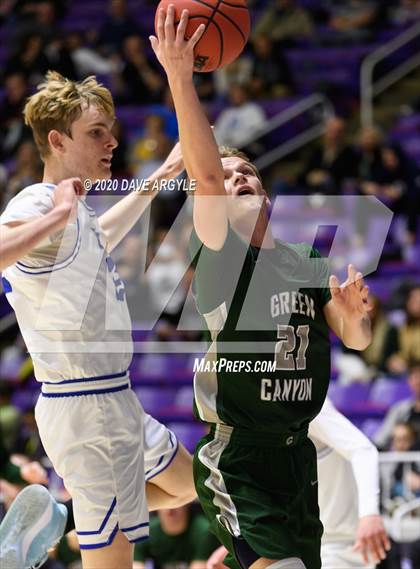 Thumbnail 3 in Green Canyon vs. Dixie (UHSAA 4A Quarterfinal) photogallery.