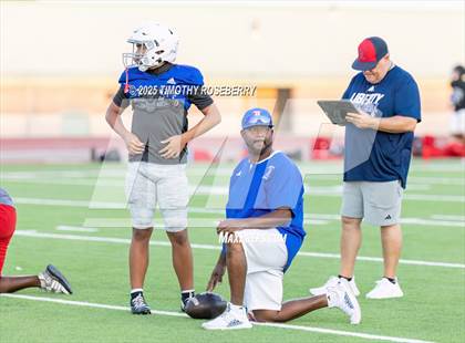 Thumbnail 3 in Liberty vs Las Vegas (Scrimmage) photogallery.
