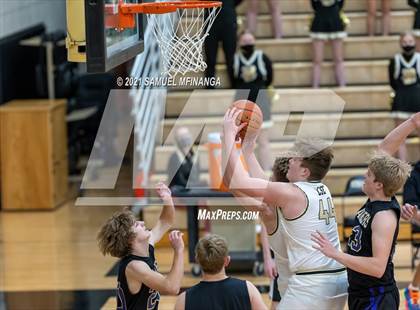 Thumbnail 3 in Grand Island @ Lincoln Southeast photogallery.