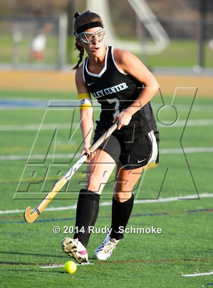 Thumbnail 3 in La Costa Canyon vs. Valley Center (CIF SDS D2 Final) photogallery.
